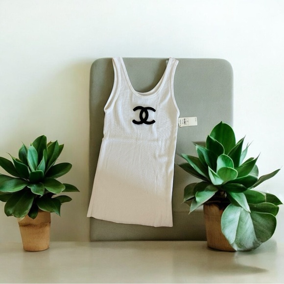 Vintage CHANEL CC White Cotton Knit Black Logo Sleeveless Tank Top - Size FR 42